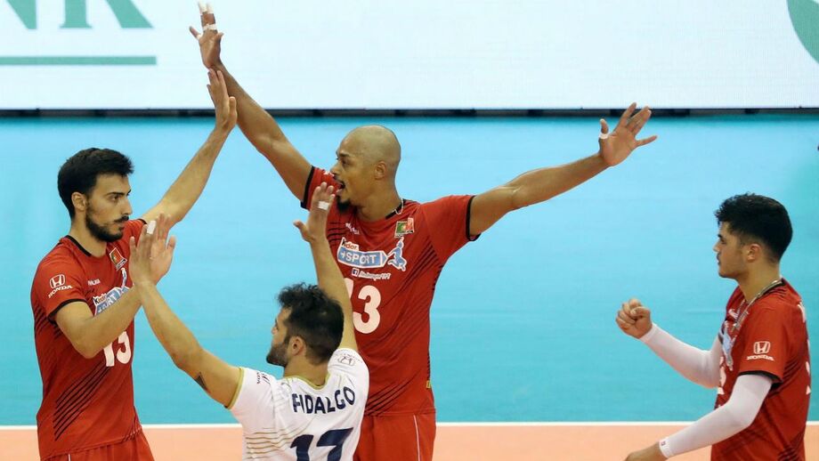 Portugal estreia-se com 3-0 sobre Albânia na qualificação para o Europeu