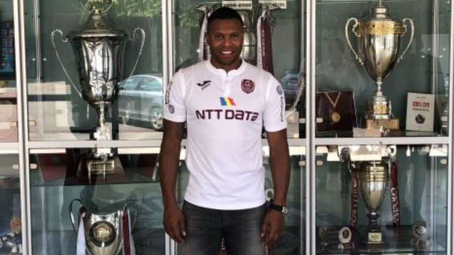 Júlio Baptista reforça Cluj de António Conceição