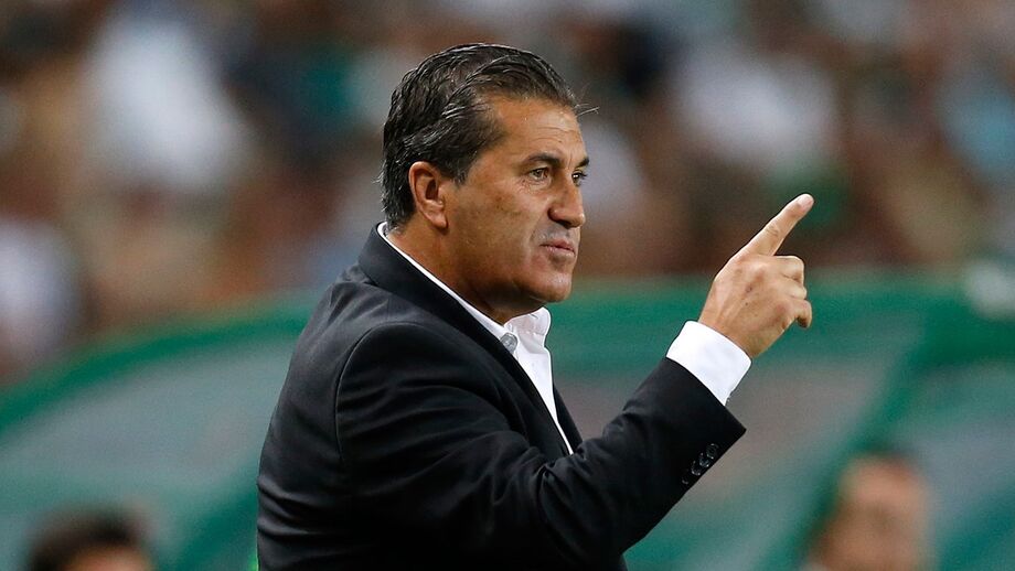 Peseiro surpreendeu nas alas