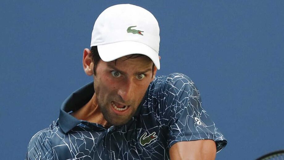 Novak Djokovic passa à segunda ronda