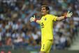 Casillas (3) - Depois de uma primeira parte tranquila, foi obrigado a trabalho apurado na segunda metade e fê-lo com classe a travar um remate de Chiquinho.