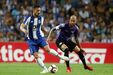 Alex Telles (3) - Marcou o canto para o golo inaugural e na parte final arrancou tinta do poste esquerdo na sequência de um livre direto.