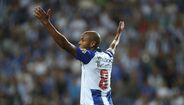 Brahimi (3) - Só lhe faltou o golo para premiar a qualidade que colocou em campo. Na segunda parte fez o público saltar, mas a bola saiu ao lado.