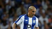 Defesas: Maxi Pereira