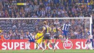 90'+2: Penálti IV (ERRADO) - Lance de maior dúvida, mas João Pedro movimenta-se e toca na bola com o braço. Seguindo a ‘regra’ de outros jogos, era falta