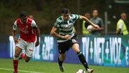 Battaglia (nota 2) - Apareceu muito no jogo, mas raramente nas zonas que lhe estão destinadas ou a contribuir com algo de positivo para a equipa