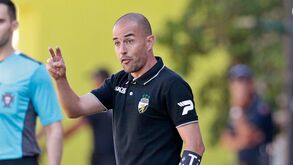 Goleada ao Imortal na estreia de Gauld