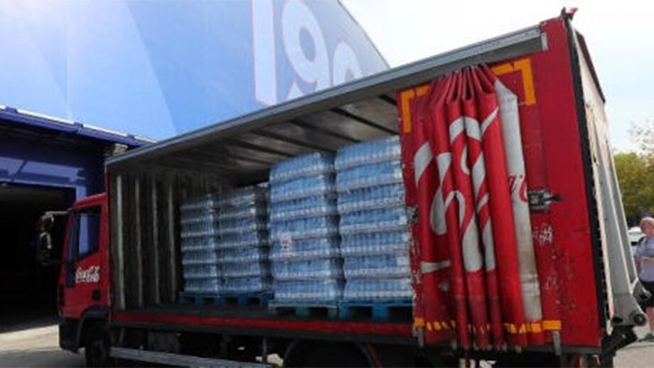 Levante oferece 50 mil garrafas de água a adeptos