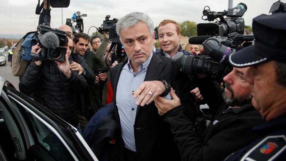 Mourinho paga multa de 2 milhões por fraude fiscal e aceita pena suspensa de um ano