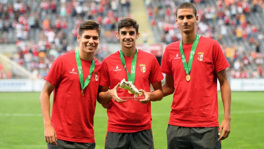 Guerreiros renovam com trio de campeões europeus sub-19