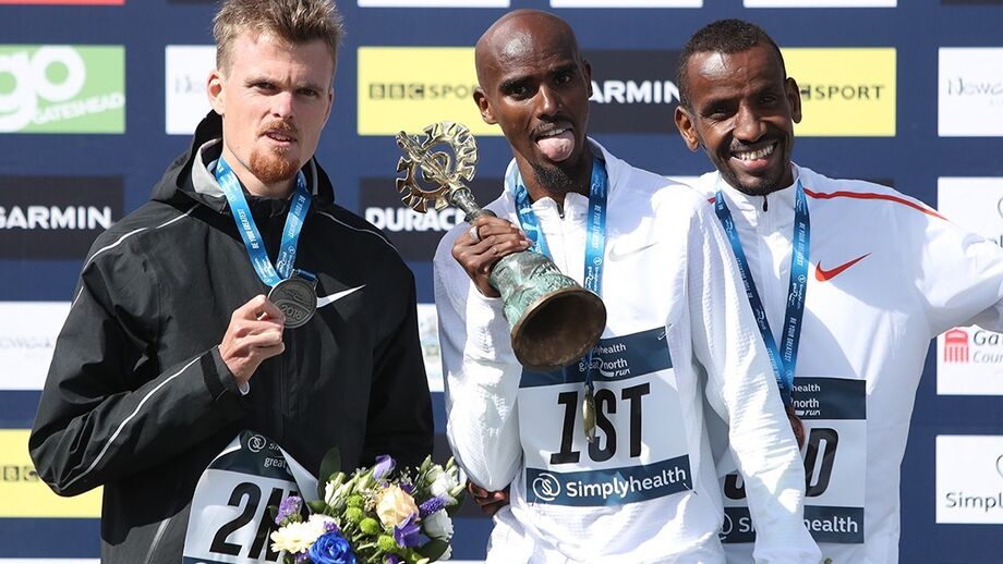 Mo Farah voltou a bater Jake Robertson na Great North Run