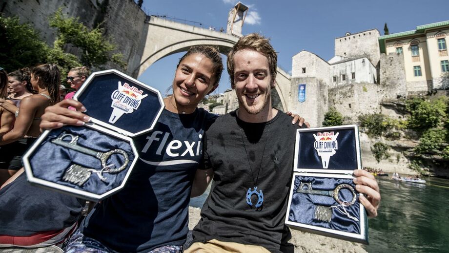 Red Bull Cliff Diving: Gary Hunt vence terceira de seguida e adia tudo para a última etapa