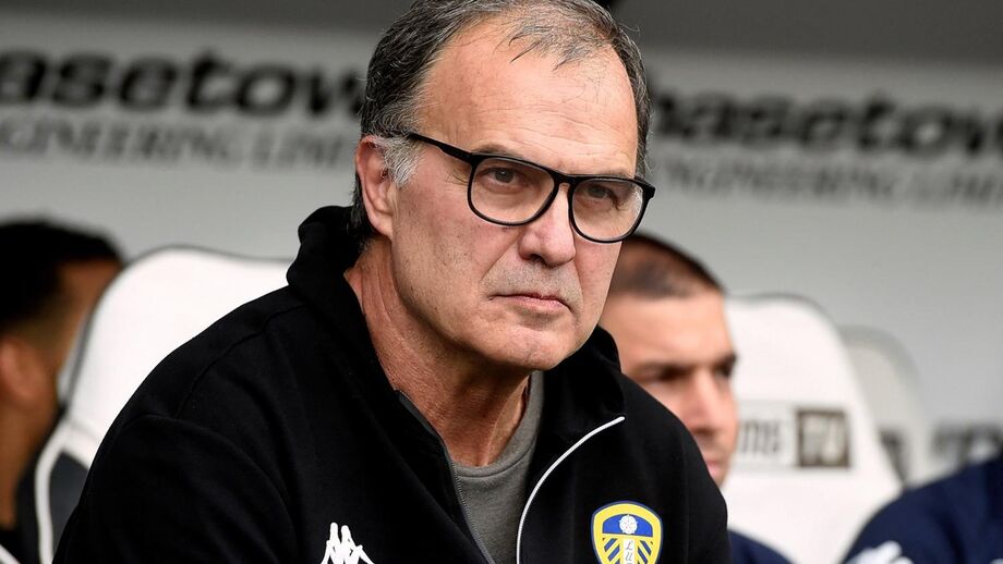 Bielsa ouve das boas por causa de lesão de Patrick Bamford