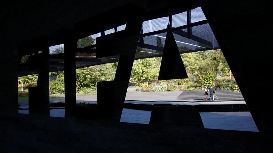 FIFA baniu do futebol vários ex-dirigentes dos Estados Unidos e da CONCACAF