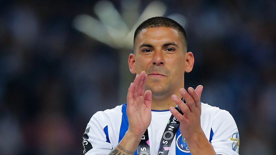 Título retirou “peso dos ombros” de Maxi Pereira