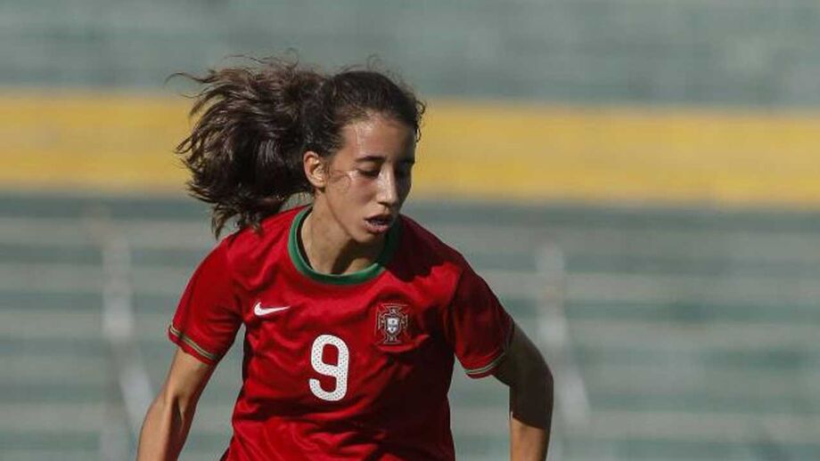 Francisca Cardoso substitui capitã Cláudia Neto