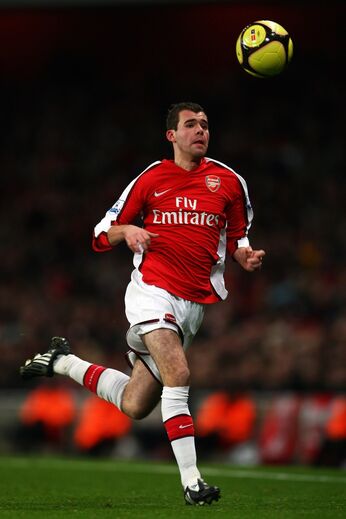 29. Amaury Bischoff, 700 mil euros (266 mil em 2008/09) - Werder Bremen para o Arsenal