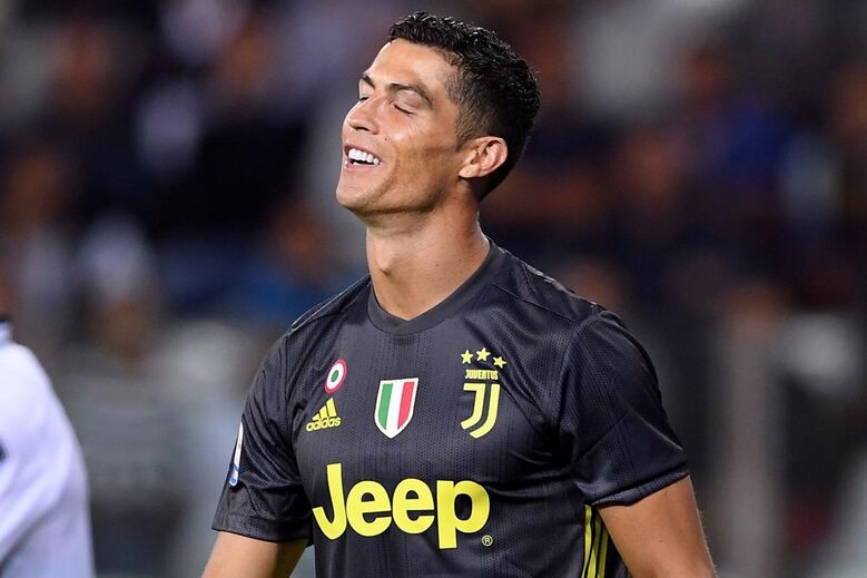 8. Cristiano Ronaldo (do Real Madrid para a Juventus por 105 milhões; valor esperado: 116,5 milhões. Diferença: 11,5 milhões)