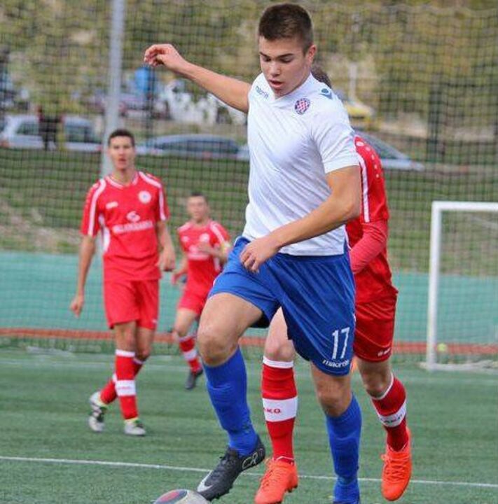 Mario Vuskovic (Hajduk Split/Croácia) - Defesa, nasceu a 16 de novembro de 2001