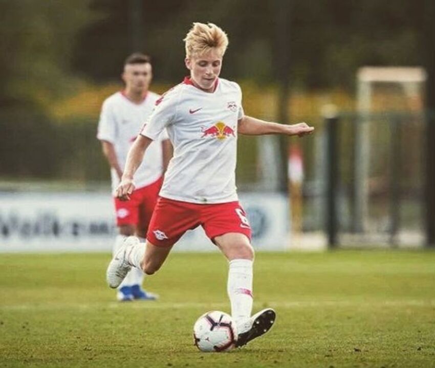 Mads Bidstrup (Leipzig/Áustria) - Médio, nasceu a 25 de fevereiro de 2001