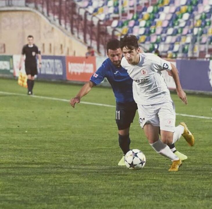 Khvicha Kvaratskhelia (FC Rustavi/Georgia) - Extremo, nasceu a 12 de fevereiro de 2001