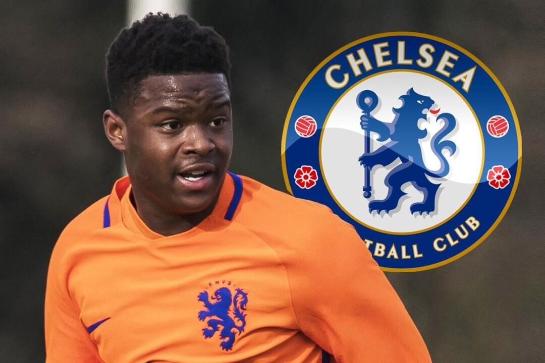 Daishawn Redan (Chelsea) - Ponta-de-lança, nasceu a 2 de fevereiro de 2001