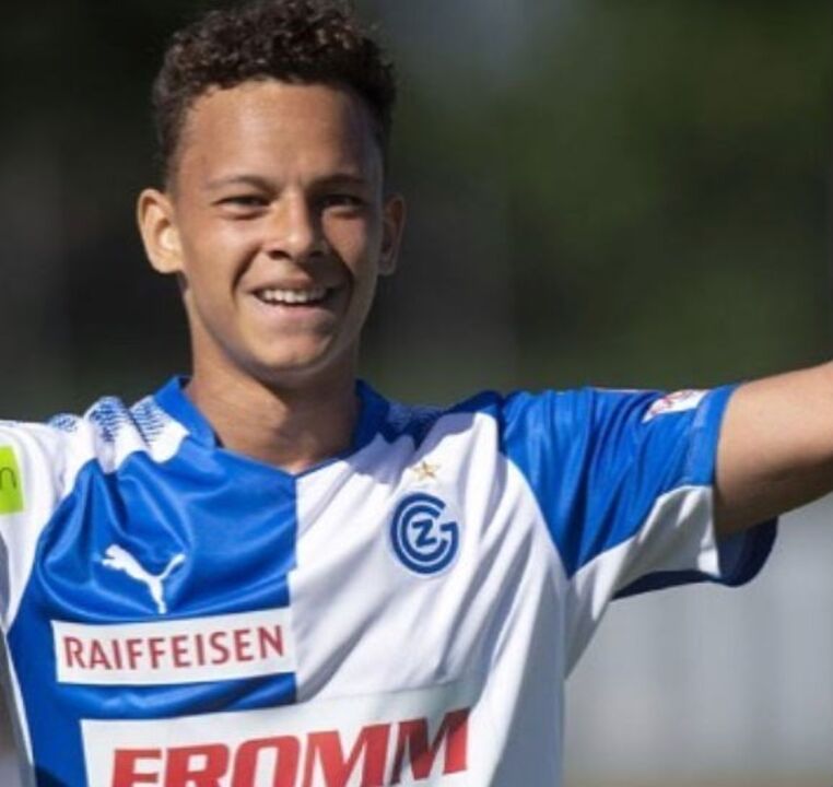 Julian von Moos (Basileia/Suíça) - Avançado, nasceu a 1 de abril de 2001)