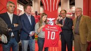Antigas glórias do Benfica em foco na inauguração da loja no Mar Shopping