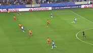 67' - (ERRADO) legal. Brahimi lançou Marega com um passe em profundidade em lance prometedor. Assistente tirou o fora-de-jogo mas desta vez enganou-se