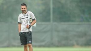 Carlos Pinto despedido do comando técnico da Académica