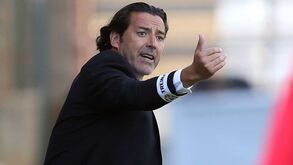 Capucho continua no Varzim mas à condição