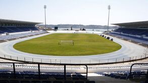 Loures entre casa e o Restelo para receber o Sporting