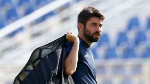 Proibidos de jogar de 'salto alto'