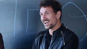 É preciso Ukra ter estômago para tanto azar