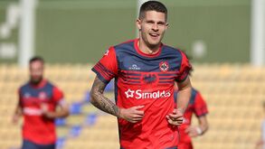 João Amorim reforça o meio-campo