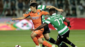 Leicester pode abrir cordões à bolsa por Nakajima