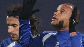 Fazer história como nos tempos do Rambo