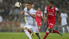 Empate em dérbi minhoto frenético