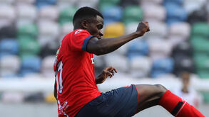 Oliveirense-Sp. Braga B, 2-0: Bis de Fati vale primeira vitória na Liga