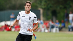 Fica na frente Guedes