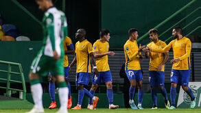 Sporting perde e complica tarefa na Allianz Cup