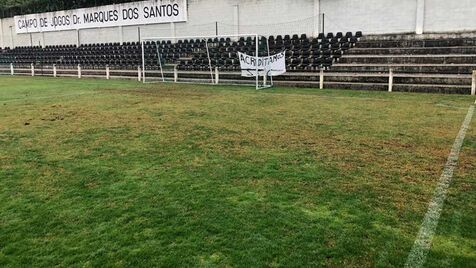 Assim está o relvado do Sertanense a menos de uma semana de receber o Benfica