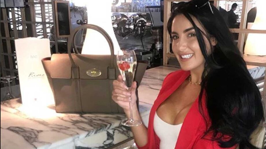 Famosa 'grid girl' de Hamilton morre em trágico acidente