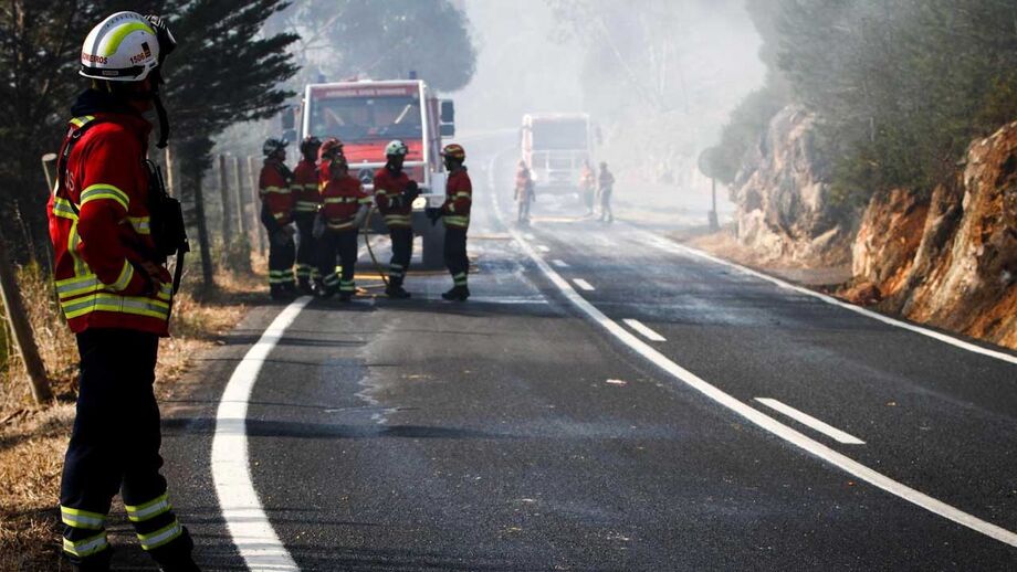 Incêndio na serra de Sintra provocou 21 feridos ligeiros