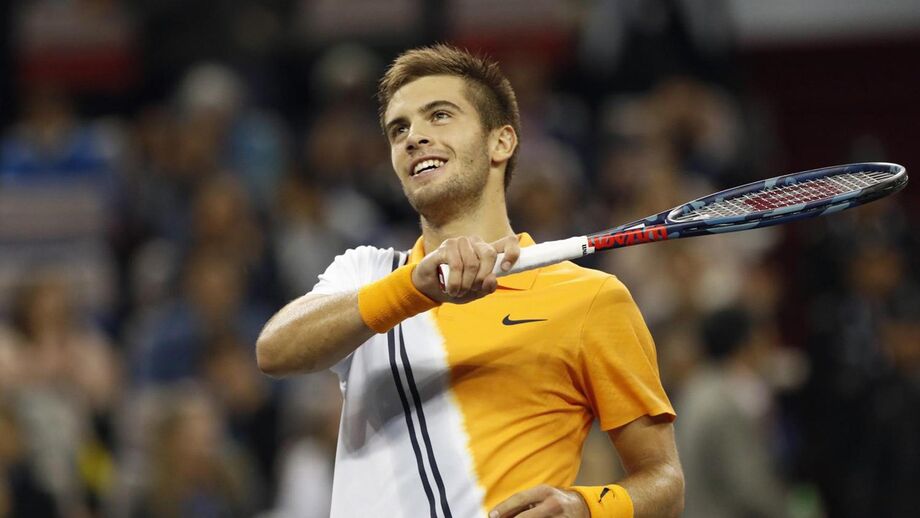Borna Coric surpreende Roger Federer e está na final do torneio de Xangai