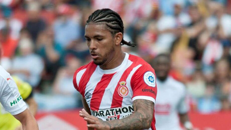 Douglas Luiz revela interesse das águias