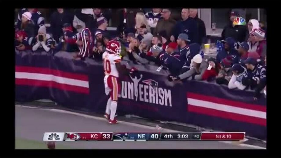 Patriots banem adepto que atirou cerveja a adversário