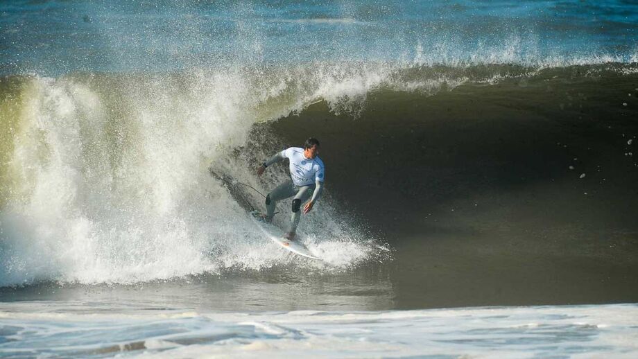 Vasco Ribeiro e Miguel Blanco tristes com as ondas: «É tipo totoloto»