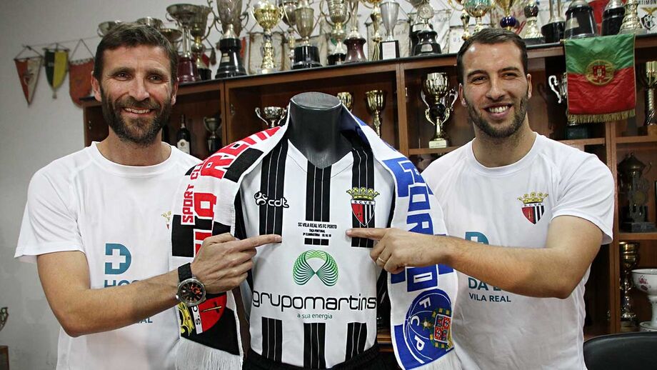 Patrick e Fred com a camisola comemorativa
