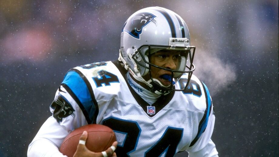 Ex-jogador da NFL sai da prisão 19 anos depois de mandar matar a namorada grávida